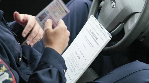 🚗 Права, срок которых истёк в октябре 2023 года, нужно заменить