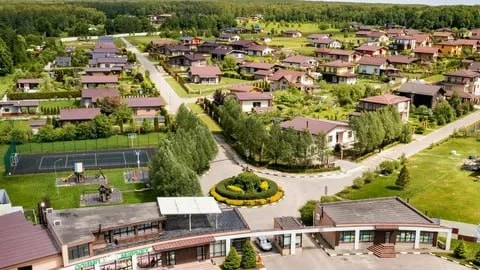 Тренд на загород: почему москвичи массово перебираются в коттеджные поселки МО?
