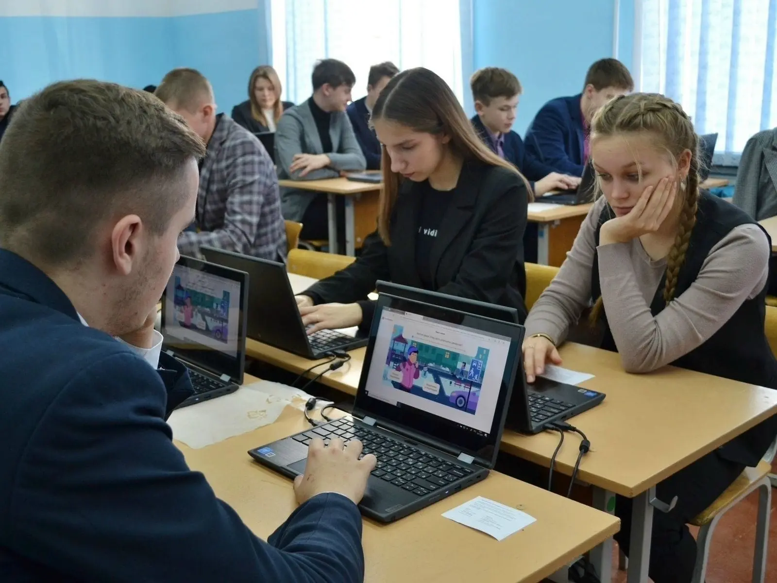 Новгородских школьников приглашают проверить знание правил дорожного движения