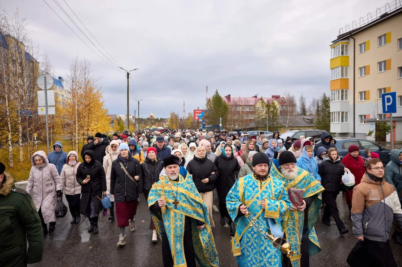В Ноябрьске прошел крестный ход в честь Покрова Пресвятой Богородицы