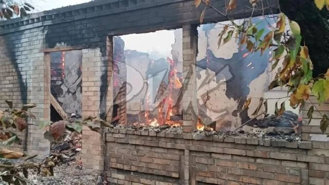 В результате атак ВСУ в Горловке полностью уничтожены три дома, повреждены 6 автомобиле...
