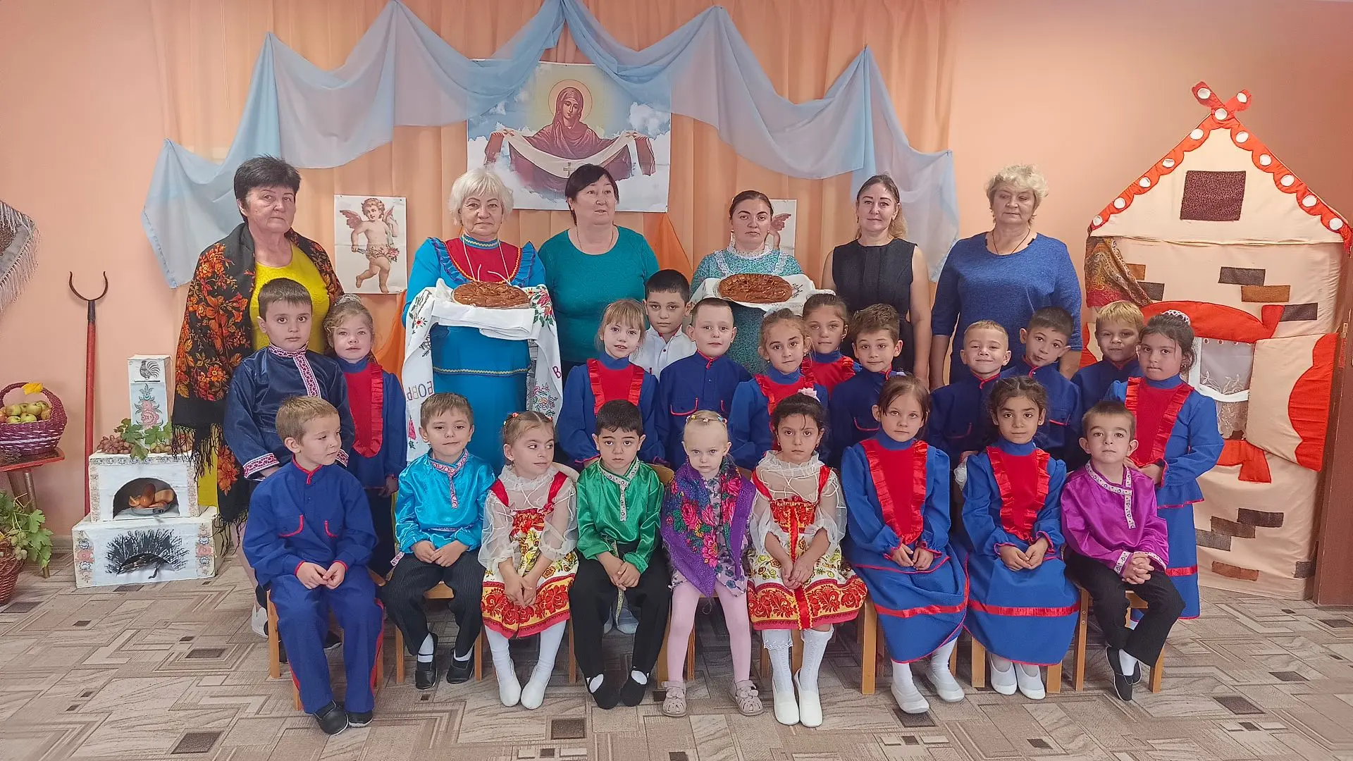 В старшей и подготовительной группах детского сада «Чайка» с теплом отметили праздник П...