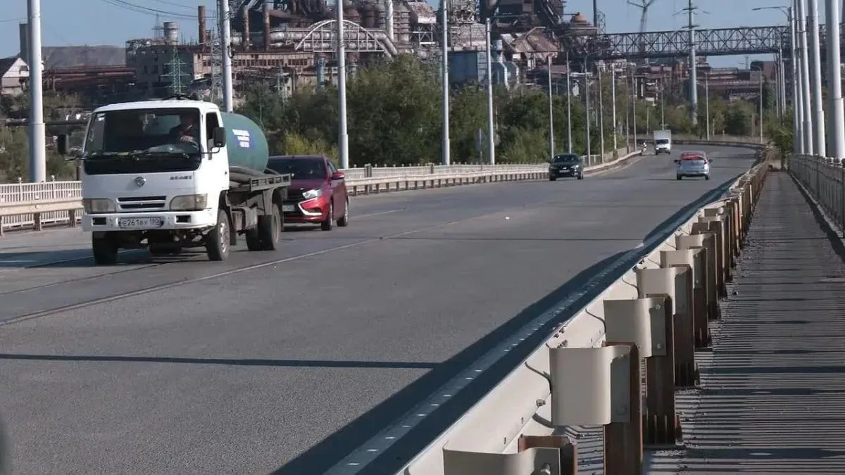 В Мариуполе запущено движение по пост-мосту возле «Азовстали»