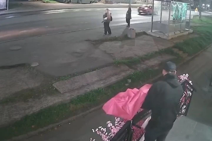 🌂 Украли зонтик вместо цветов в Петрозаводске