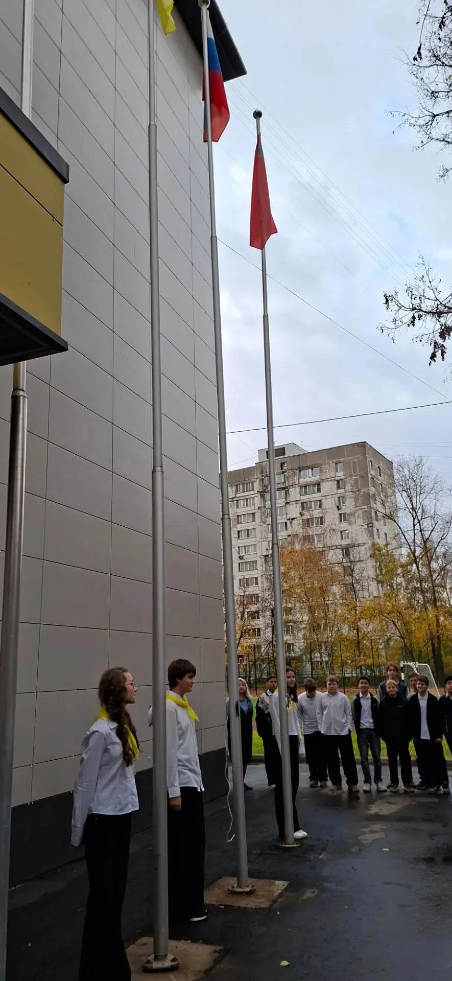 🎉 В нашей Гимназии сложилась добрая еженедельная традиция — торжественный подъём Госуд...
