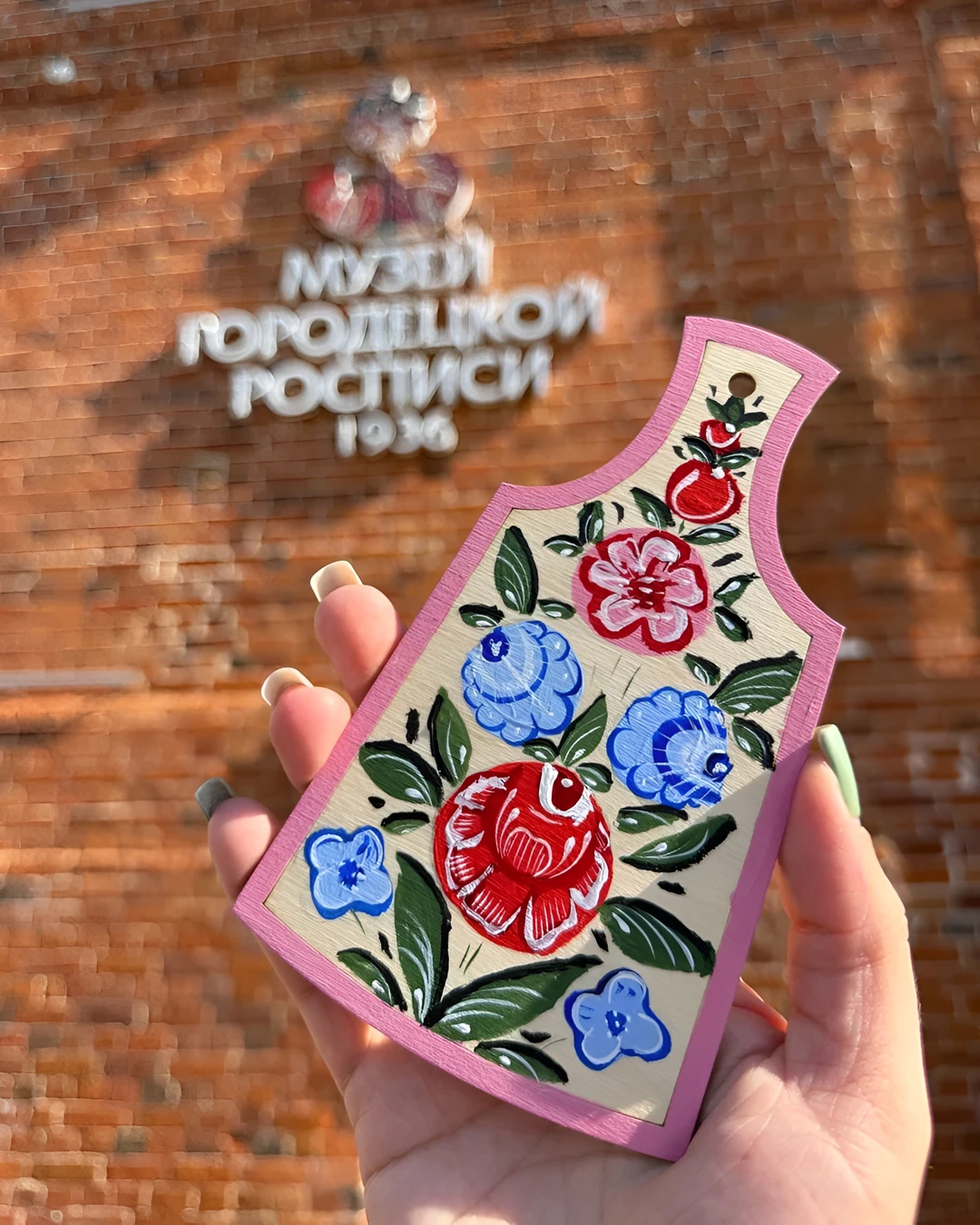 Городецкая роспись: цветы, кони и яркие краски
