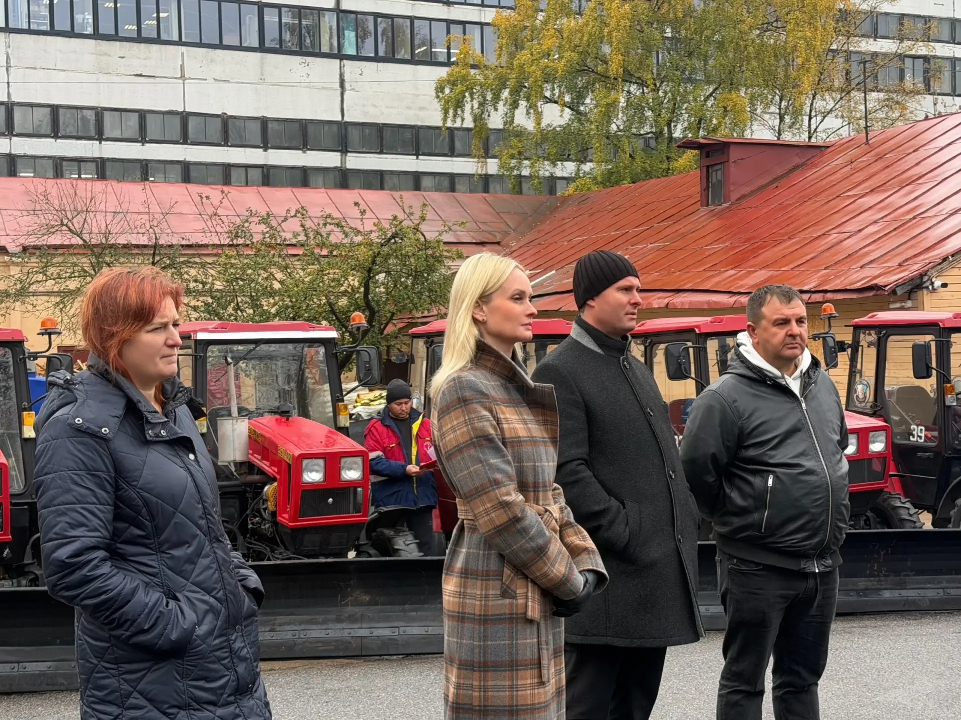 В Петроградском районе прошёл смотр готовности уборочной техники к осенне-зимнему сезону