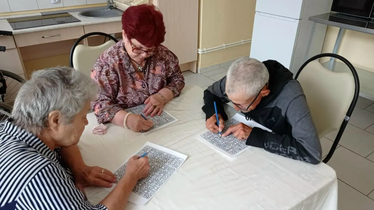 «Яркие детали и умные поиски: в доме‑интернате прошли игровые занятия с головоломками»