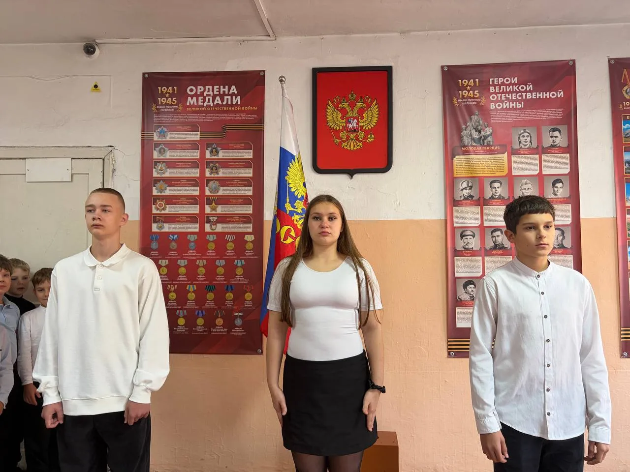 🇷🇺 Новая учебная неделя началась с торжественной церемонии вноса Государственного фла...