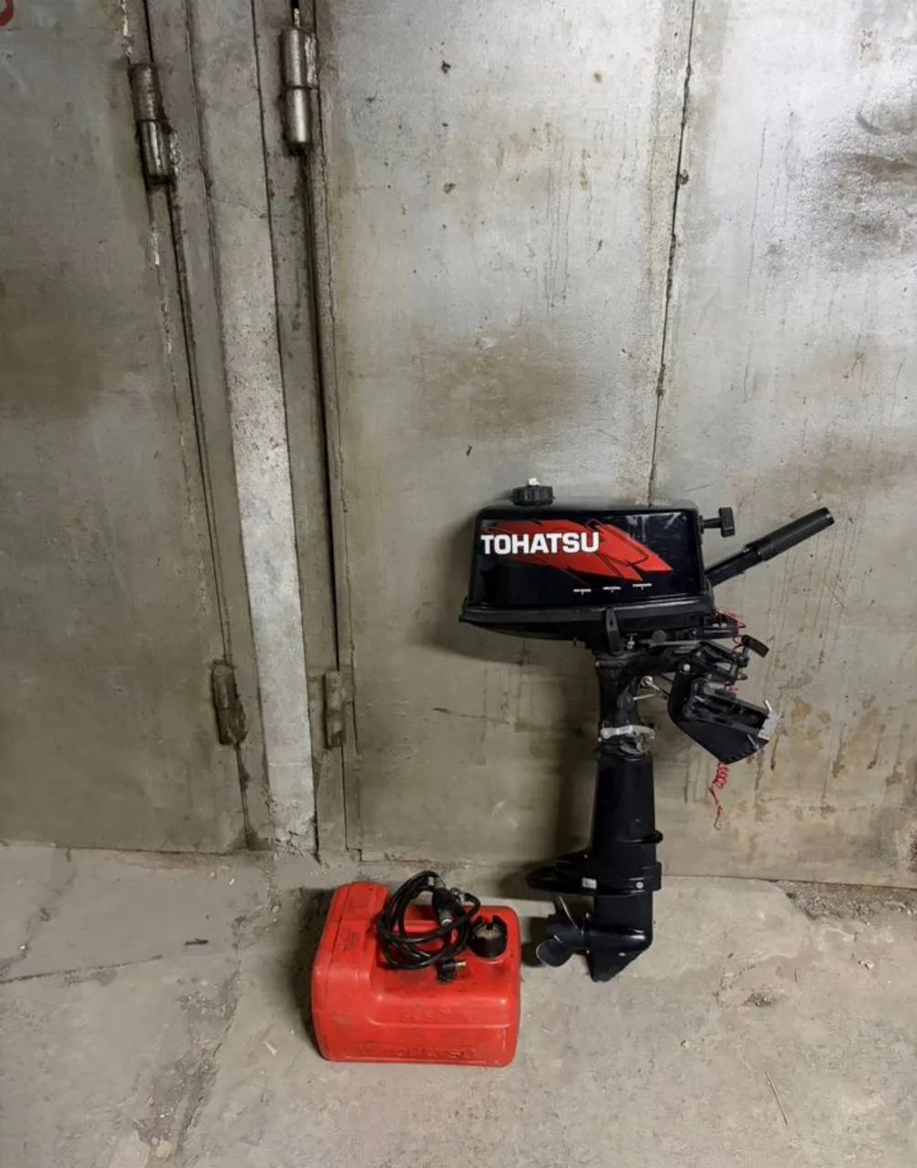 Продам лодочный мотор Tohatsu 5 2-х тактный.