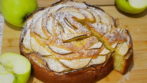🥧 Фестиваль «Шарлотка» в Калининграде: домашняя выпечка, музыка и благотворительность