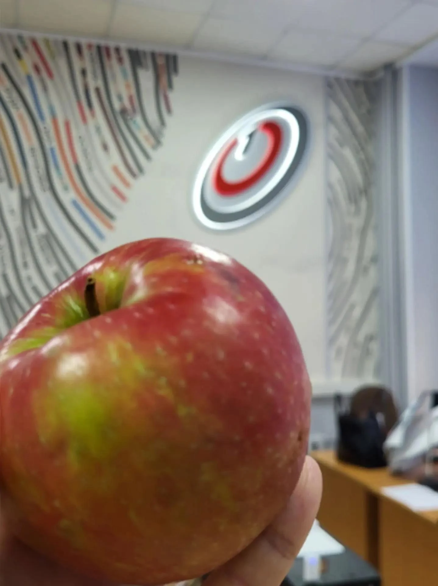 🍏 Люди, помогите! Куда вы деваете яблоки? Нам кажется, что яблоки - это как кабачки в ...