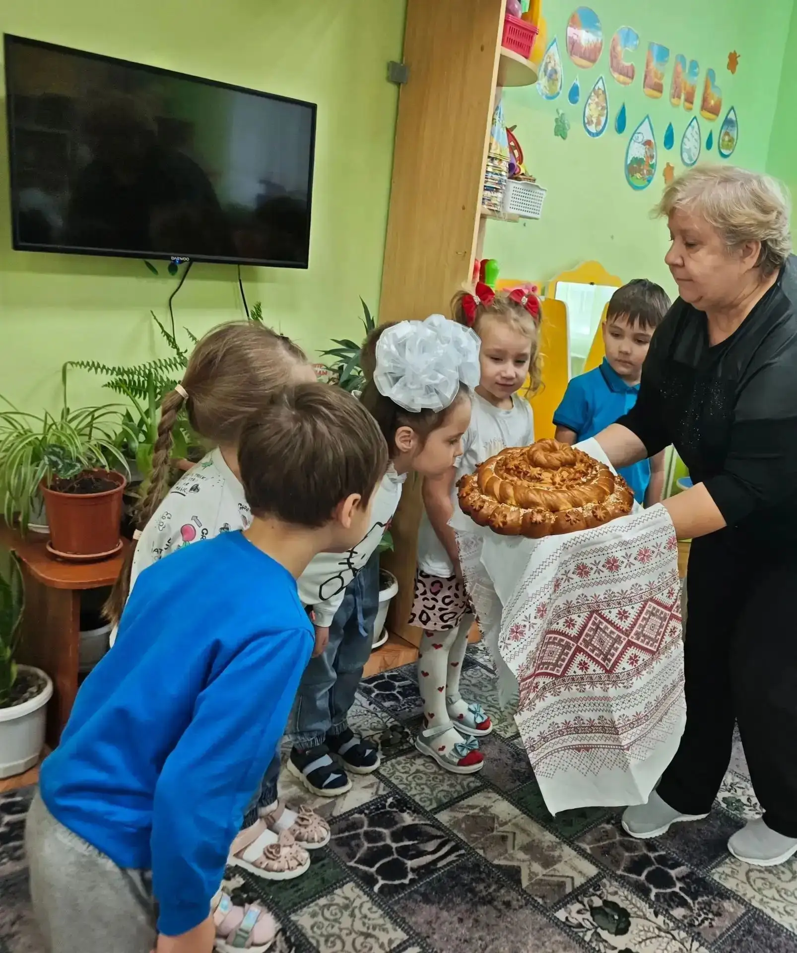 Федеральный проект добрые игры. Отмечаем день хлеба. Проведена в старшей группе беседа,...