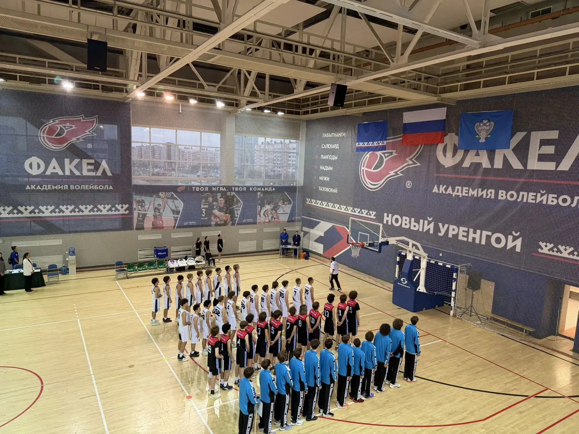 🏀 Баскетбольный драйв в Новом Уренгое: стартовало Первенство ЯНАО! 🏀