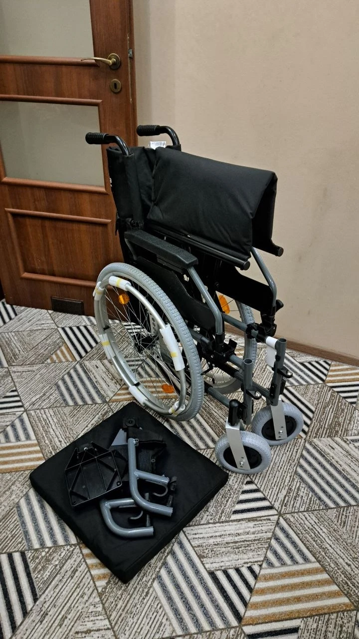 продам абсолютно новую инвалидную коляску Ortonica Delux 590 / Base Lite 500 48UU/ Крес...