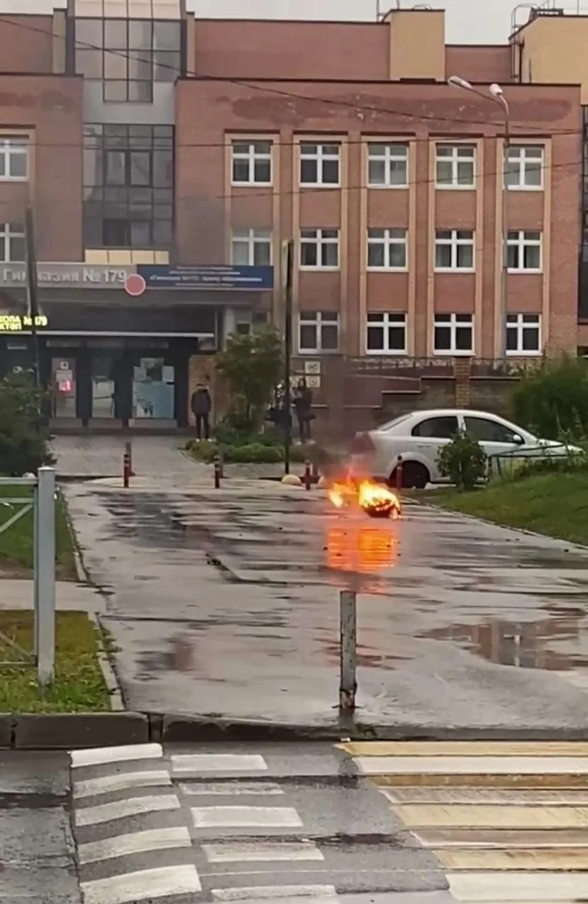 Моноколесо загорелось на Абсалямова в Казани