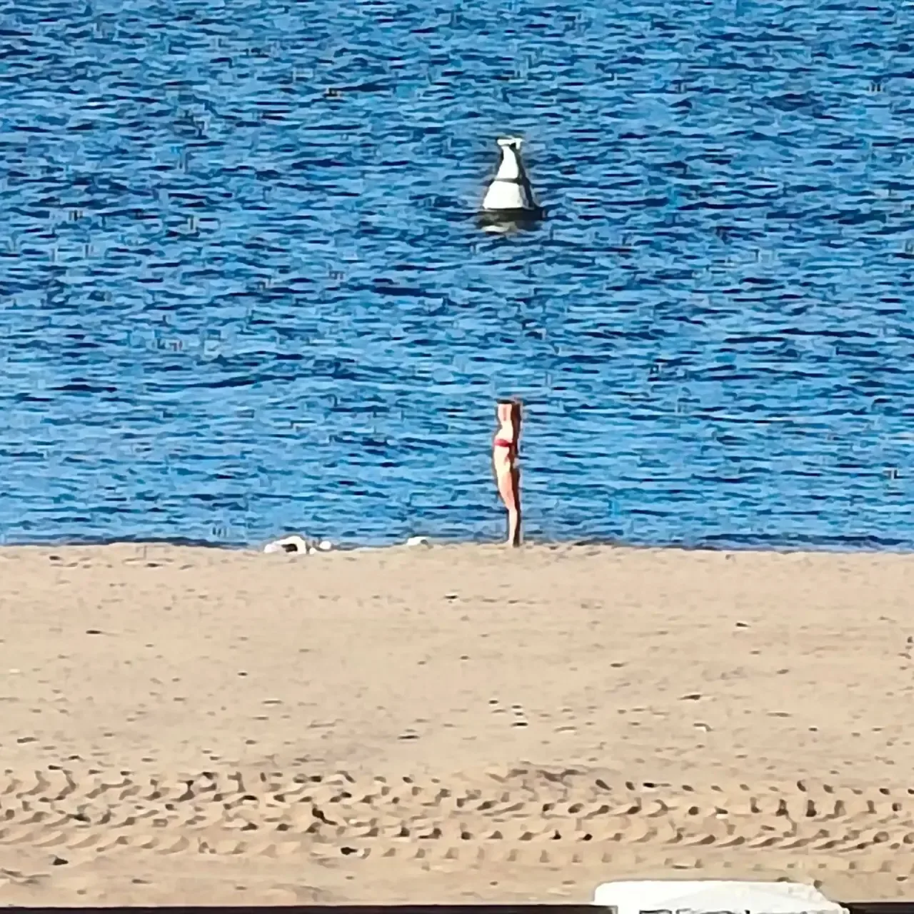 Пляжный сезон закрыли ещё не все 🏖️