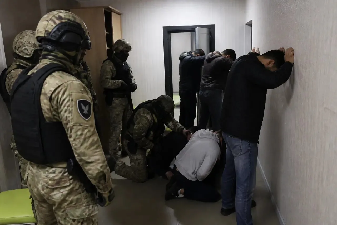 В Ханты-Мансийске при участии ОМОН «Стерх» пресечен канал незаконной миграции. Пятеро г...