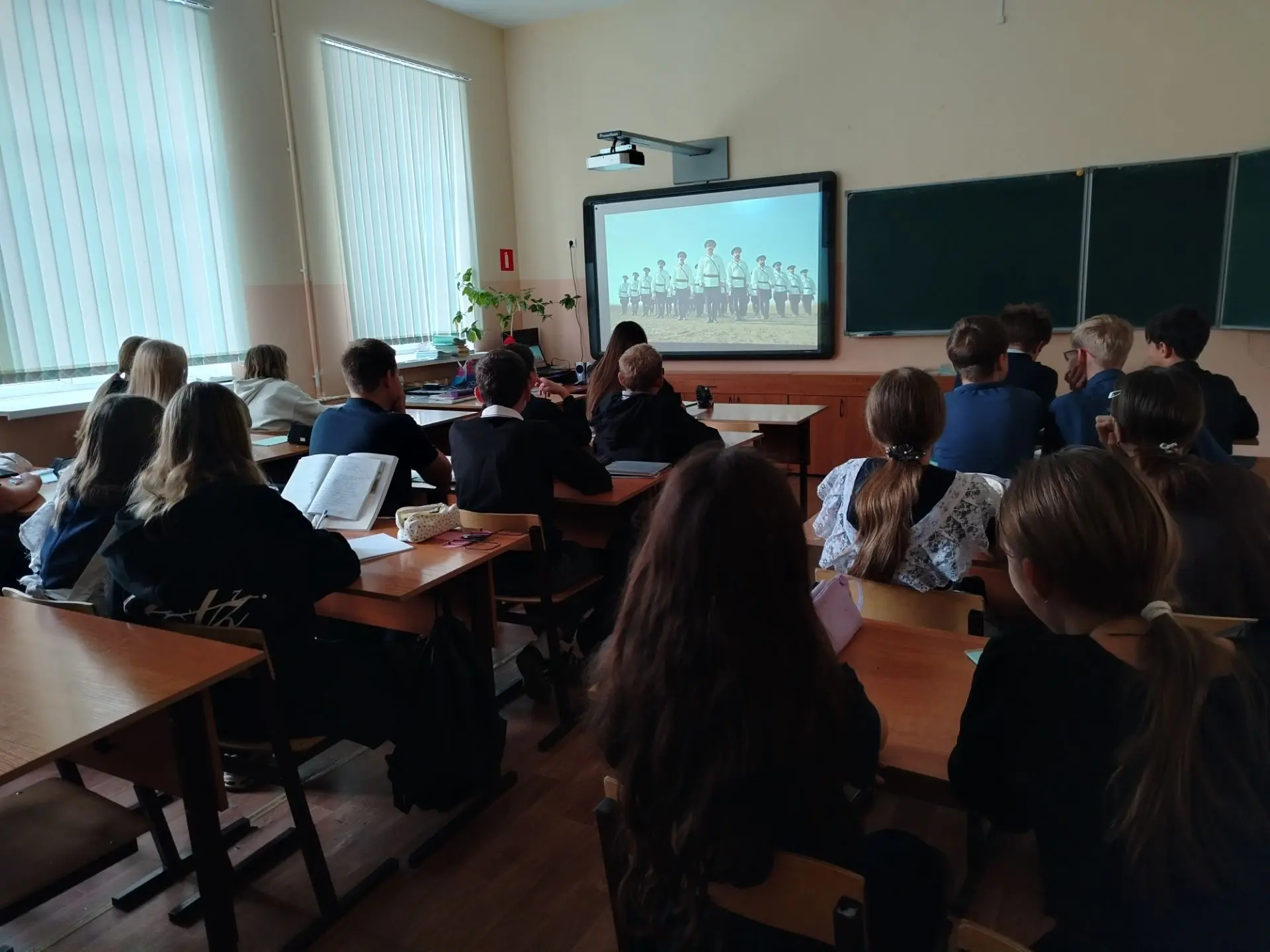 Сегодня в 7 "Б" классе прошло тематическое занятие, посвящённое Дню казачьей воинской с...