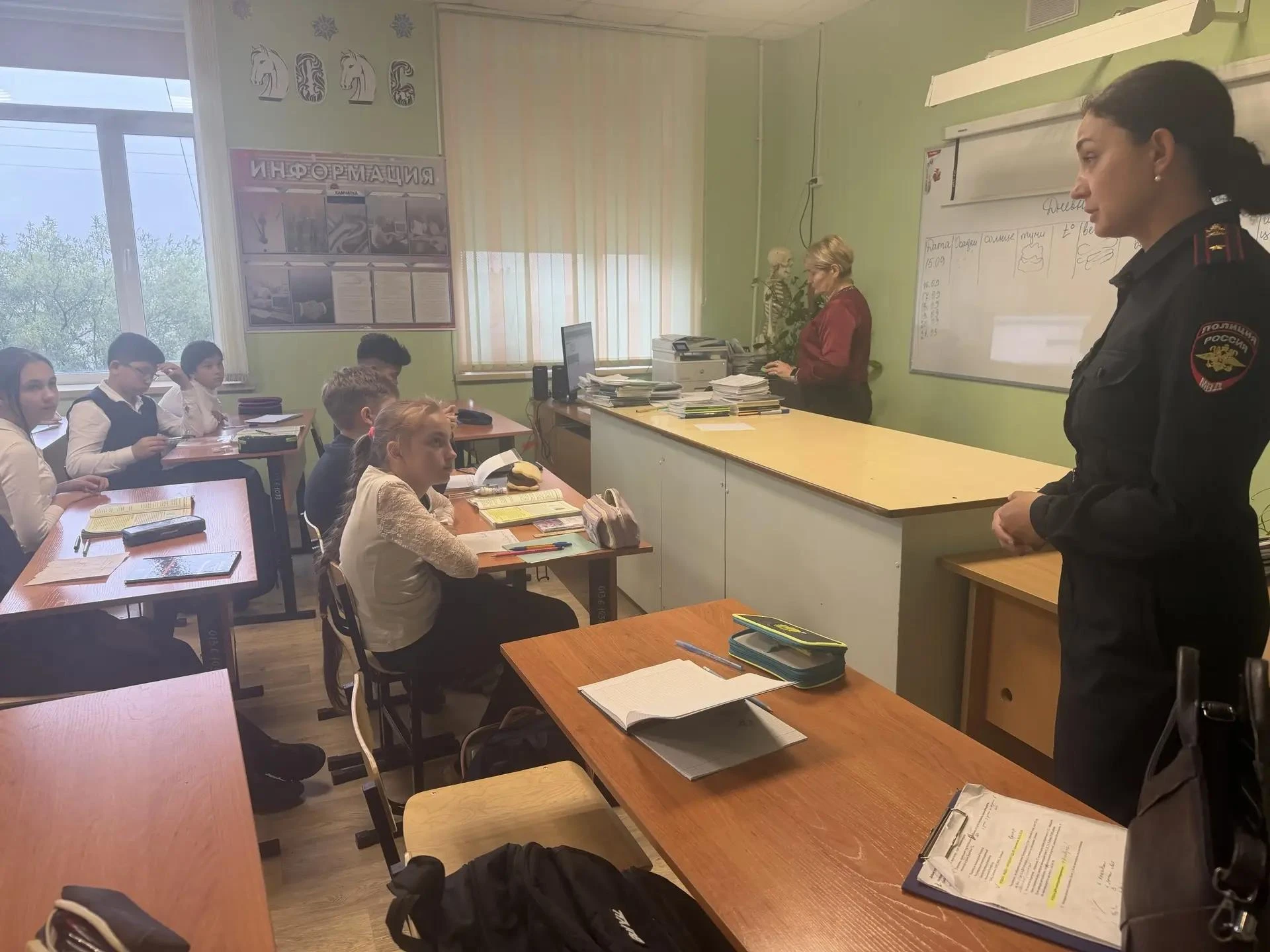 Встреча с госавтоинспектором в школе
