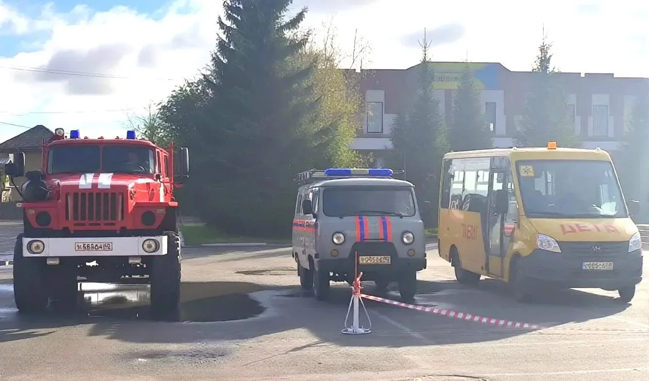 Сегодня у здания администрации Варгашинского муниципального округа состоялось командно-...