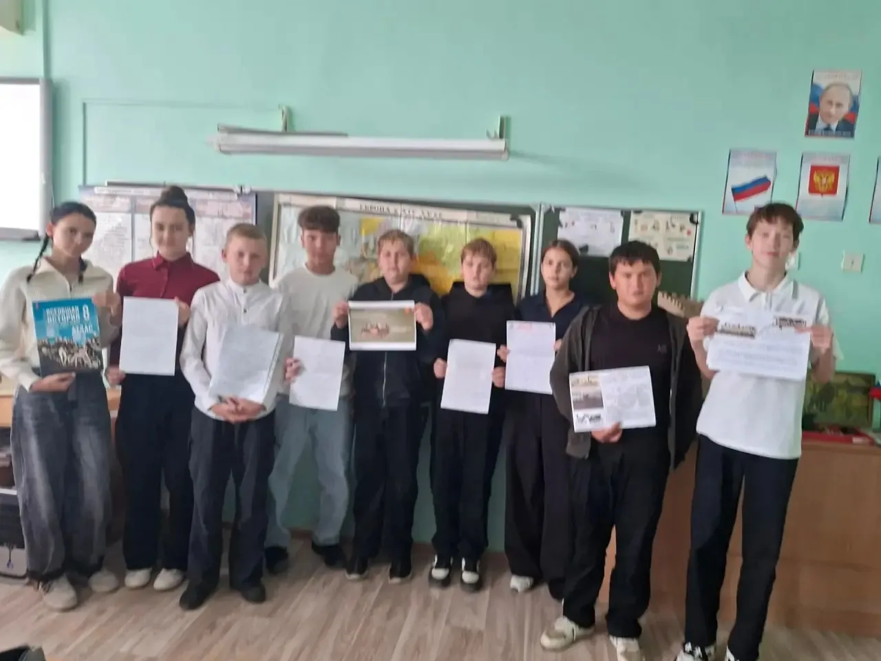 🎉 Урок истории в 8 классе: защита проектов по теме «Культурное пространство Европы»! 🎉