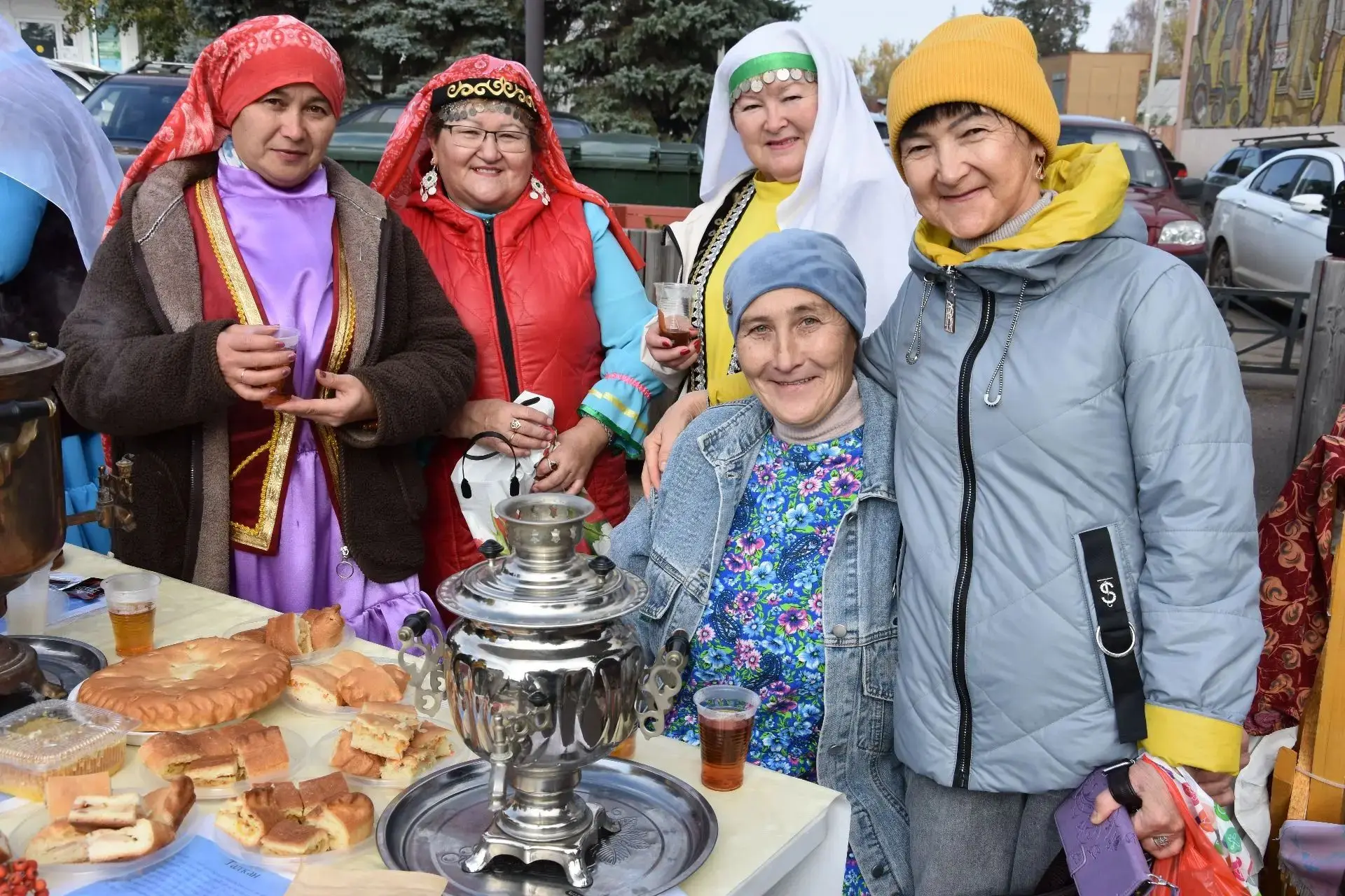 🥯🫔🥮Сегодня, 10 октября, на праздничном мероприятии была представлена выставка национ...