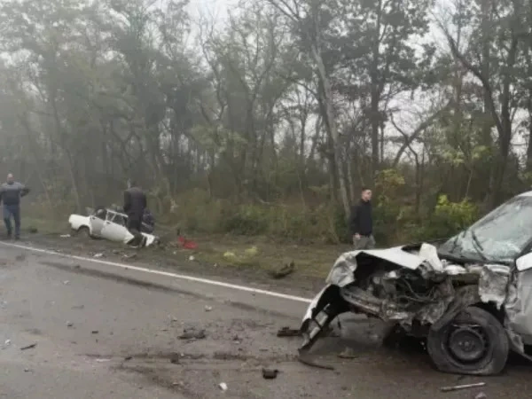 😨 Водитель легковушки скончался в лобовом ДТП под Таганрогом
