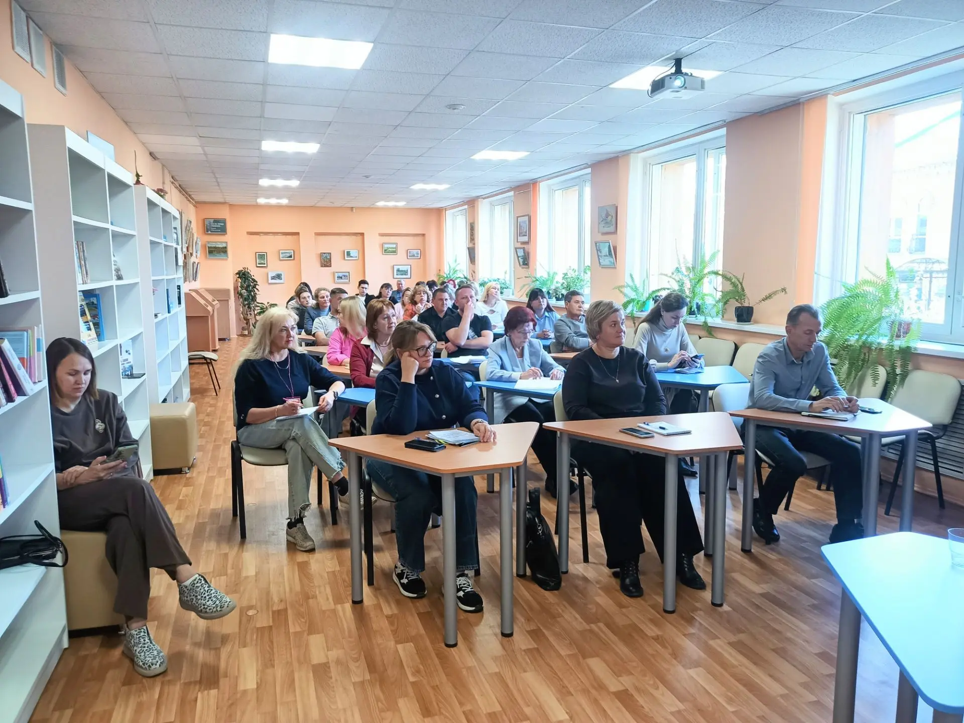 Евгения Рудина-Ладыжец провела информационно-практический семинар участия в конкурсах ф...