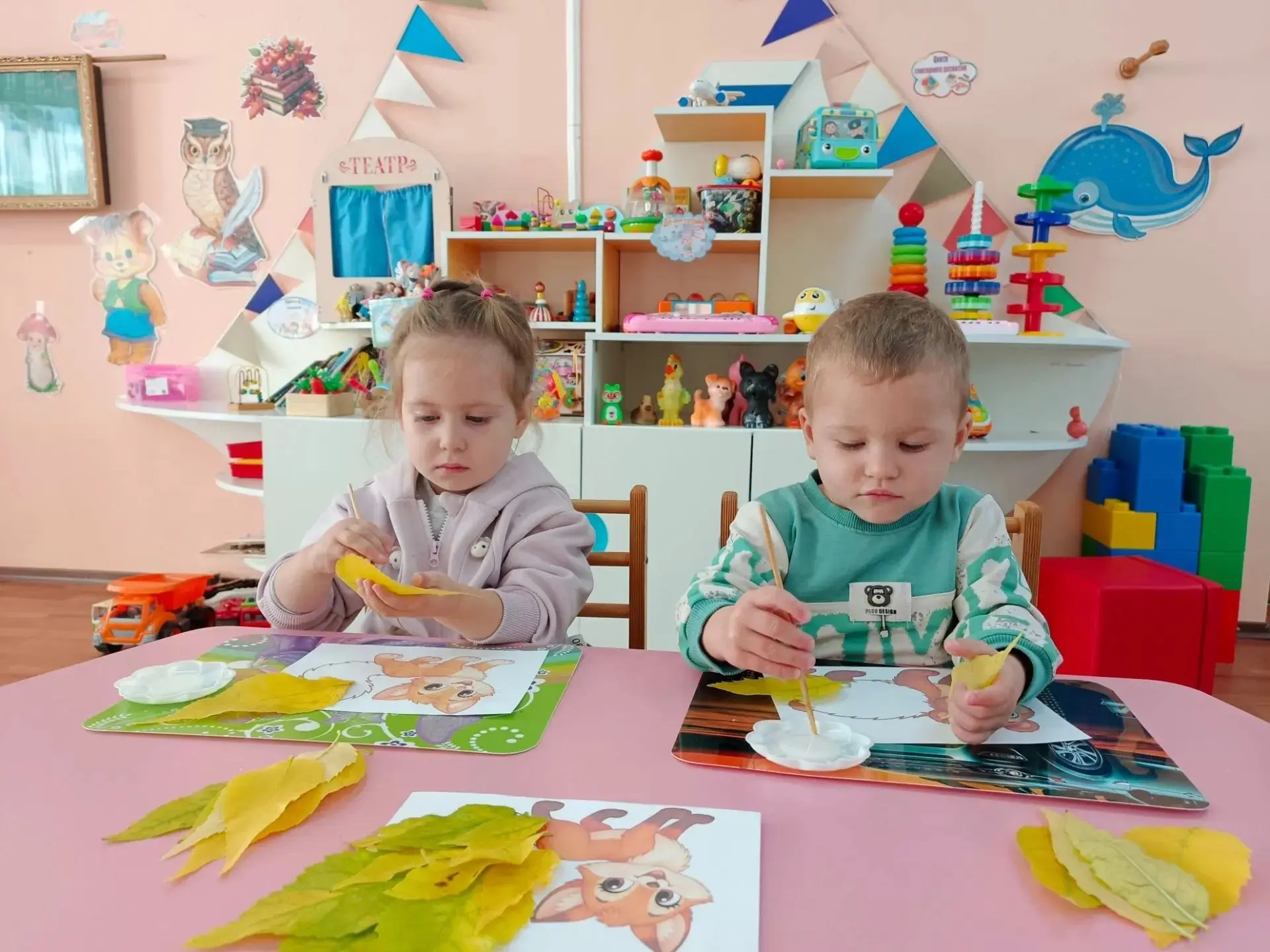 🎉 Аппликация в группе «Капельки»: «Разноцветный хвостик»! 🎉В первой младшей группе пр...