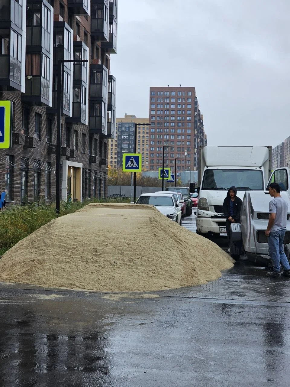 В управляшку отправили, если останется грязь после них - будут по предписанию убирать.5.4