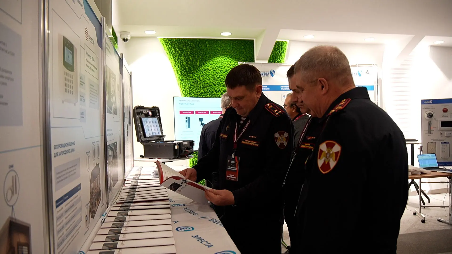 🛡 Начальник Управления вневедомственной охраны столичного главка Росгвардии полковник ...