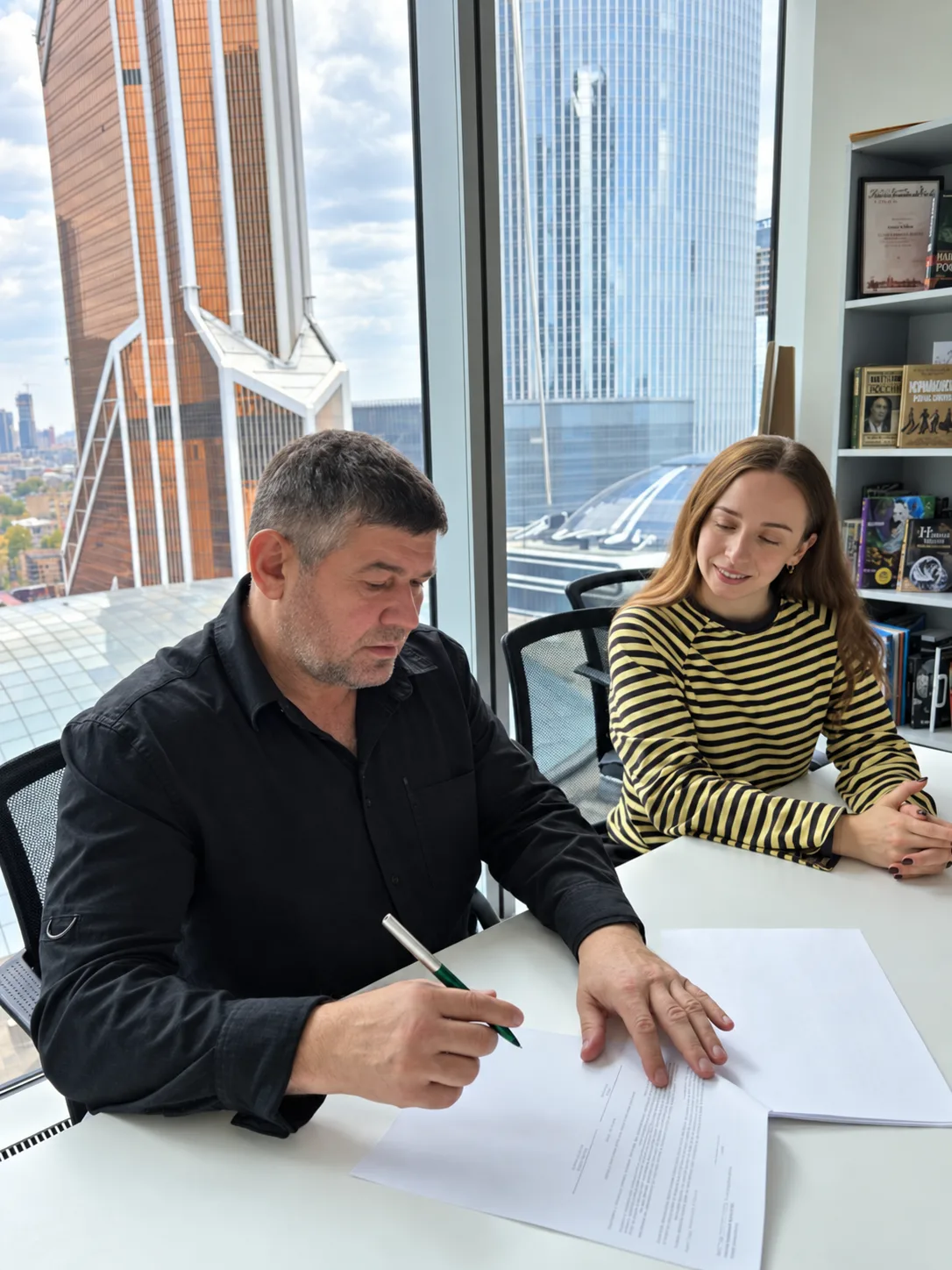 Сегодня подписал контракт с издательством АСТ на новую книгу. Рад, что наша работа прод...