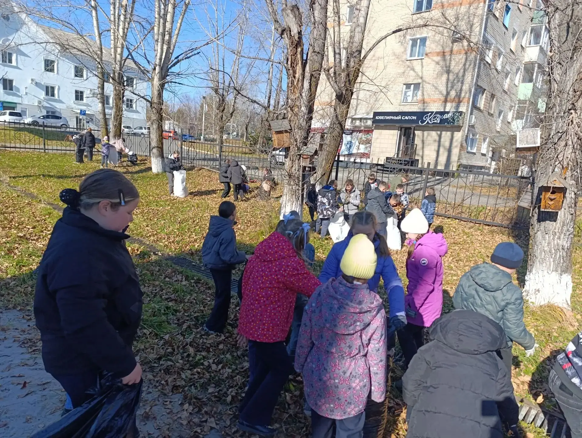 🎉 Сегодня в нашей школе прошёл настоящий трудовой праздник — субботник! 🎉