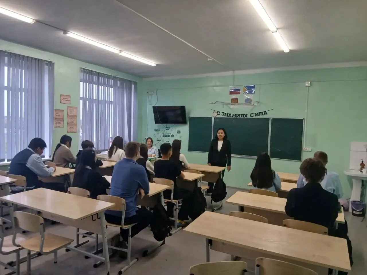 Проведены профбеседы в 9 -ых классах и в 5 «а» на темы:  Комендантский час. О последств...