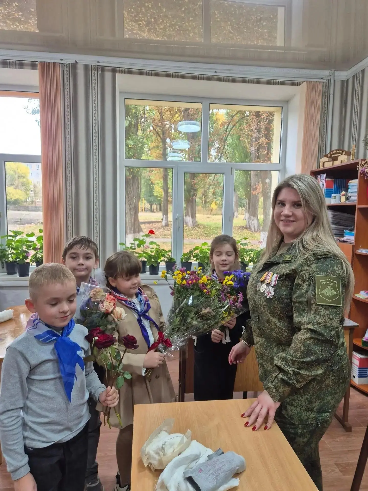 ✅«Спасибо за защиту!»: 2-А встретился с героями