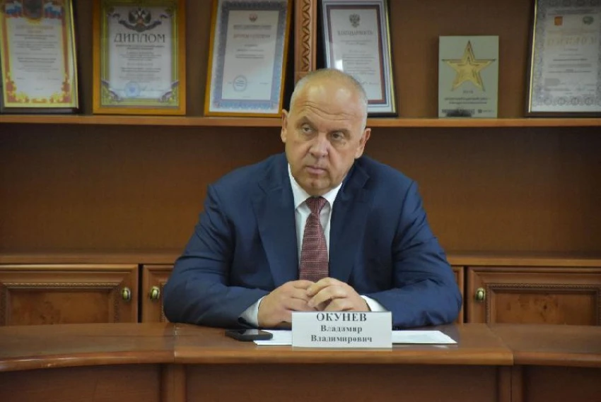 Сбежавшему экс-министру транспорта Ростовской области Владимиру Окуневу предъявили новы...