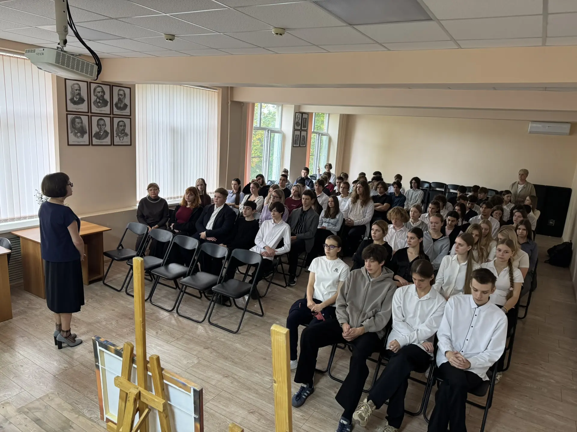 СТАРШЕКЛАССНИКИ ЛИЦЕЯ №33 ПРИОБЩИЛИСЬ К ИСКУССТВУ БЛАГОДАРЯ «ПУШКИНСКОЙ КАРТЕ»