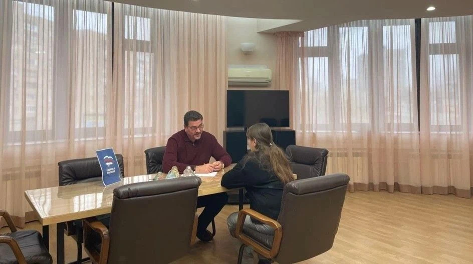 Депутат Совета депутатов от фракции «Единая Россия» Дмитрий Гусев провёл плановый приём...