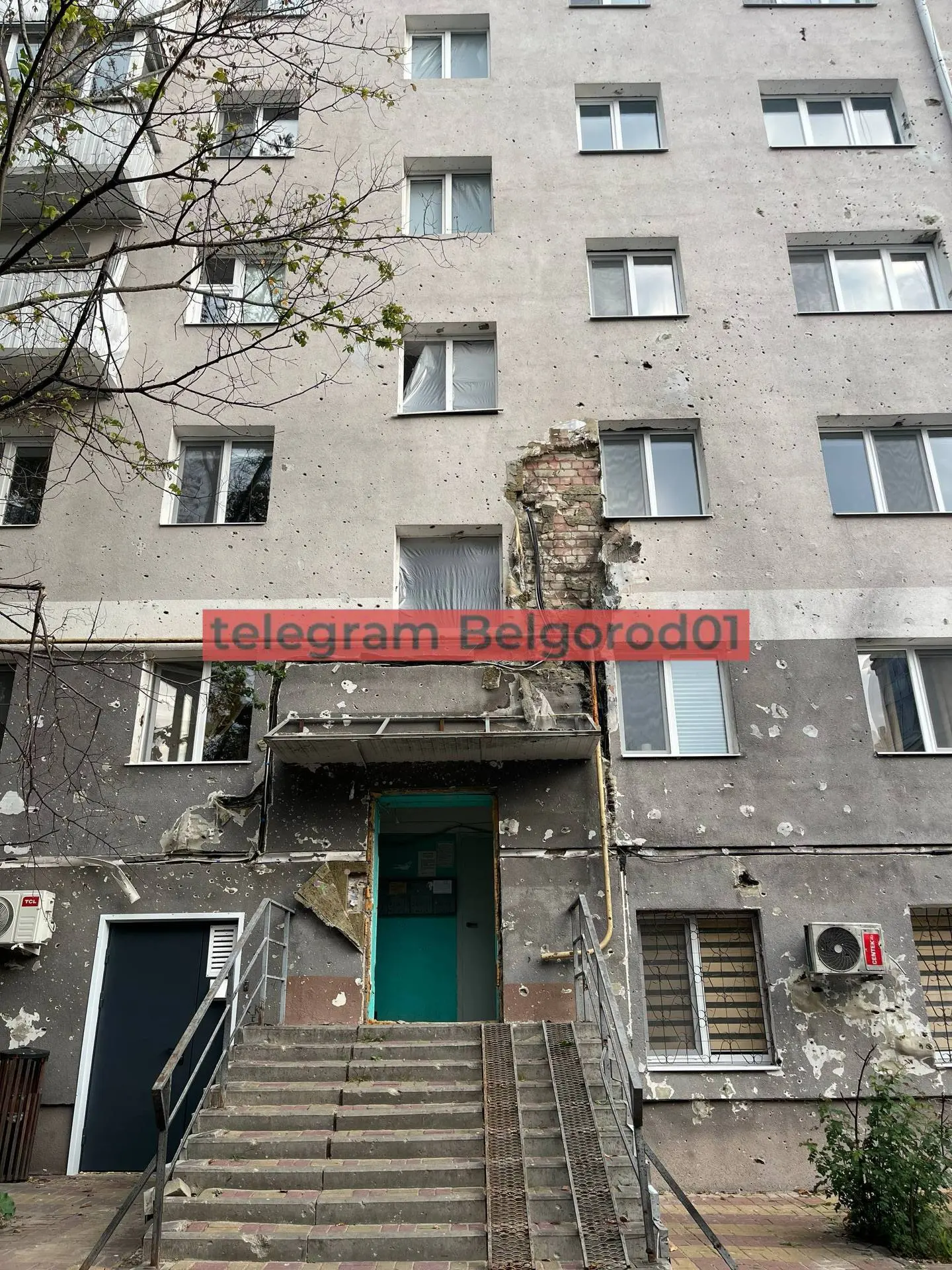 Окна до сих пор не вставили в МКД на Б.Хмельницкого, поврежденном при атаке БПЛА в ночь...