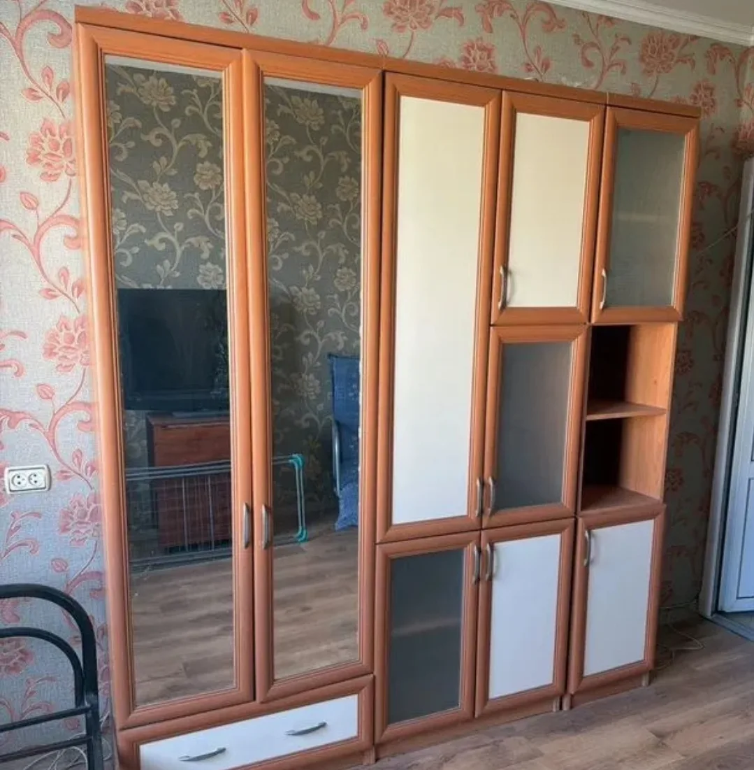 Стенка бу даром самовывоз