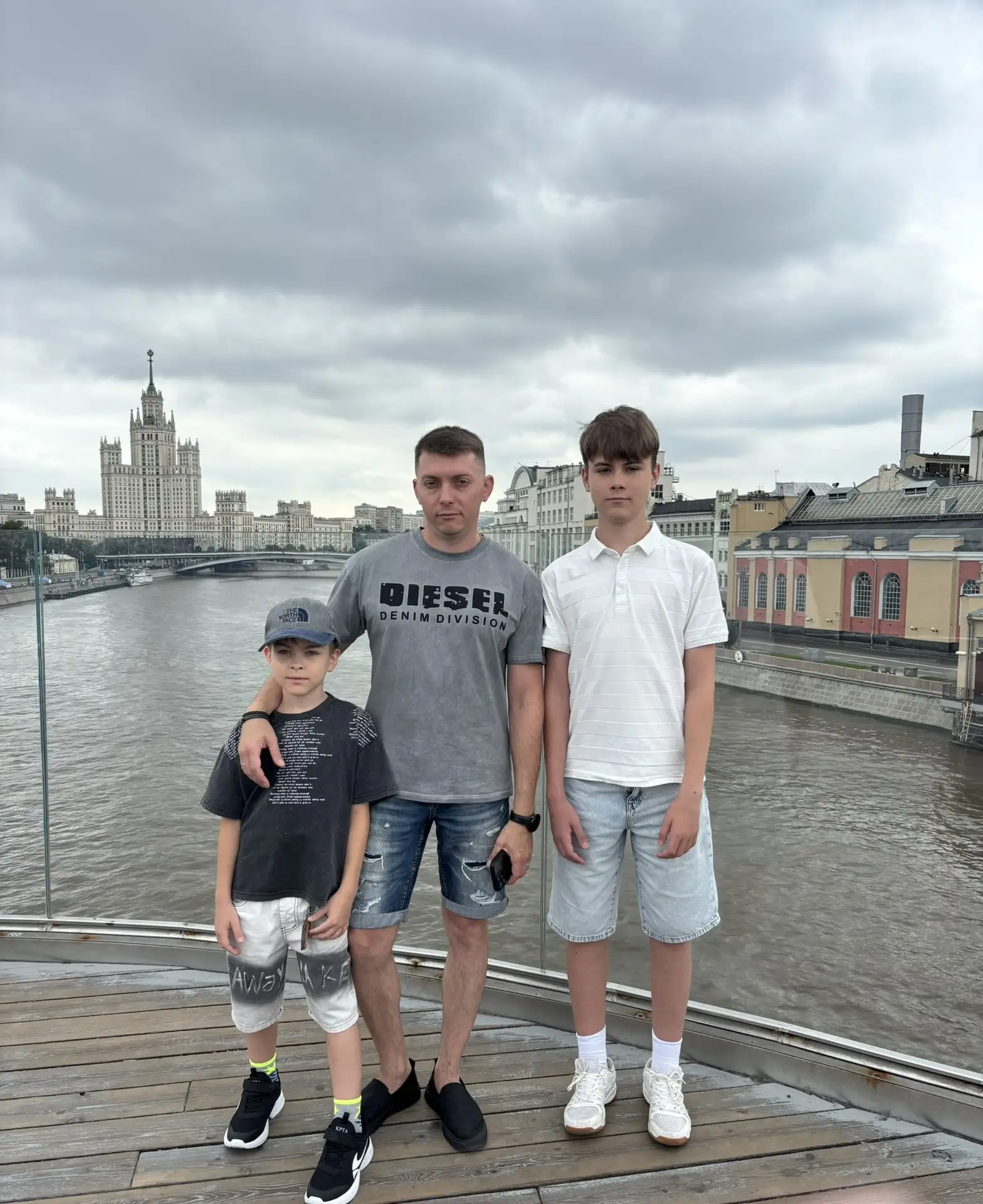 Салуховы Артем(10 А) и Матвей (3 В), с папой Кириллом Вячеславовичем  принимают участие...
