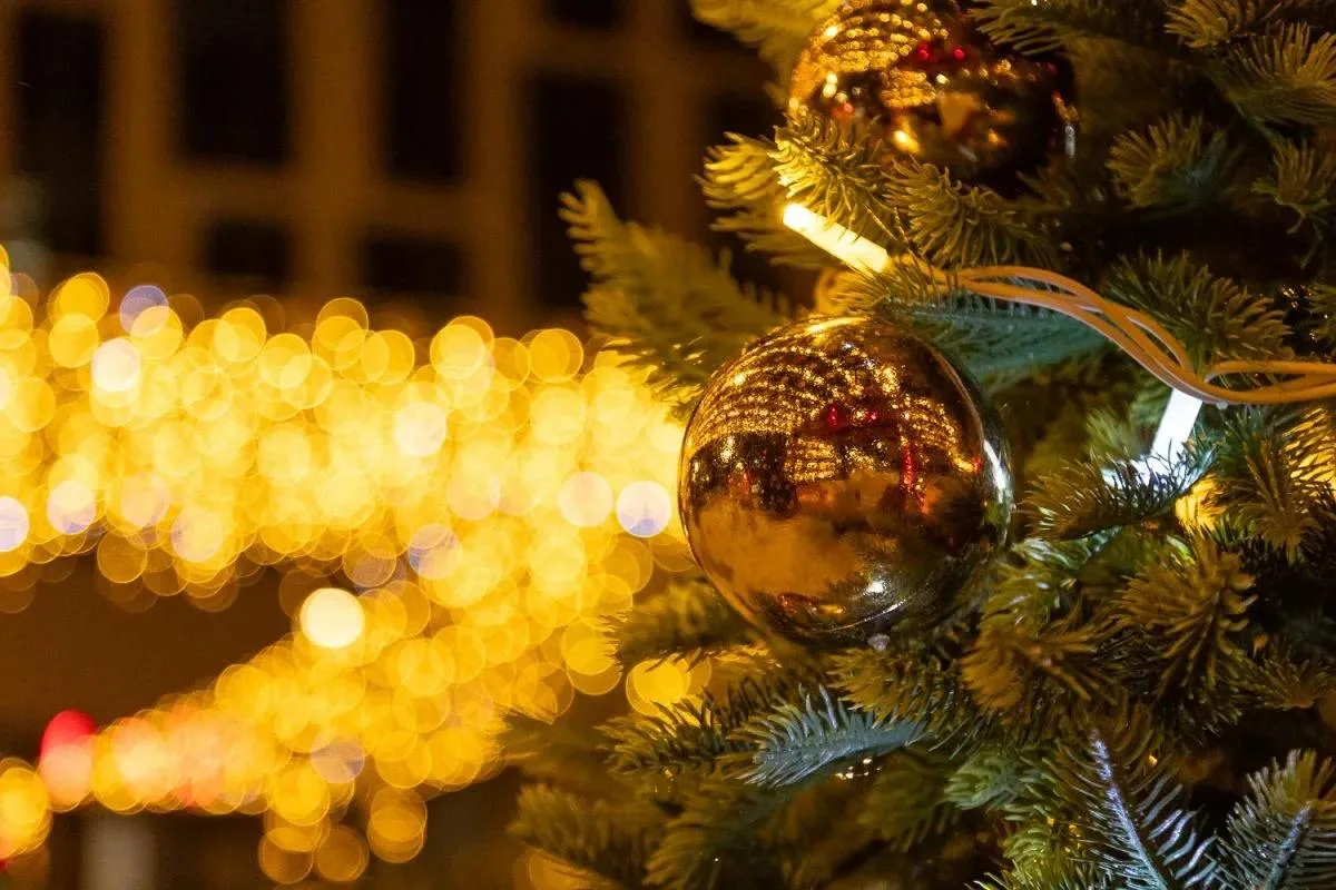 🎄 Как украсить свой магазин, кафе или торговый центр к Новому году?
