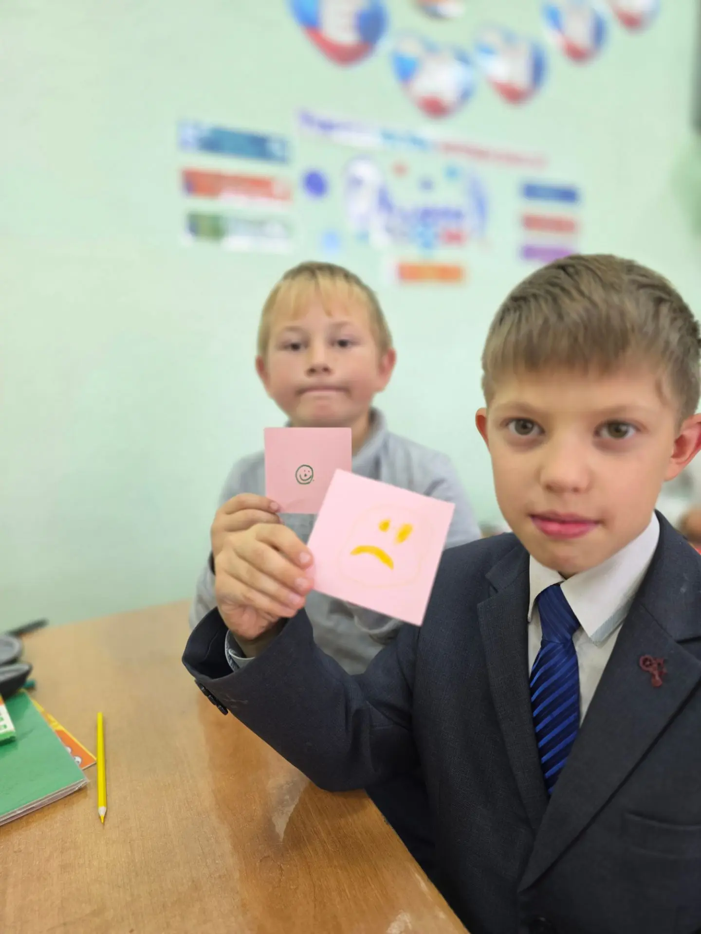 Настроение школы — в улыбках ребят!😉