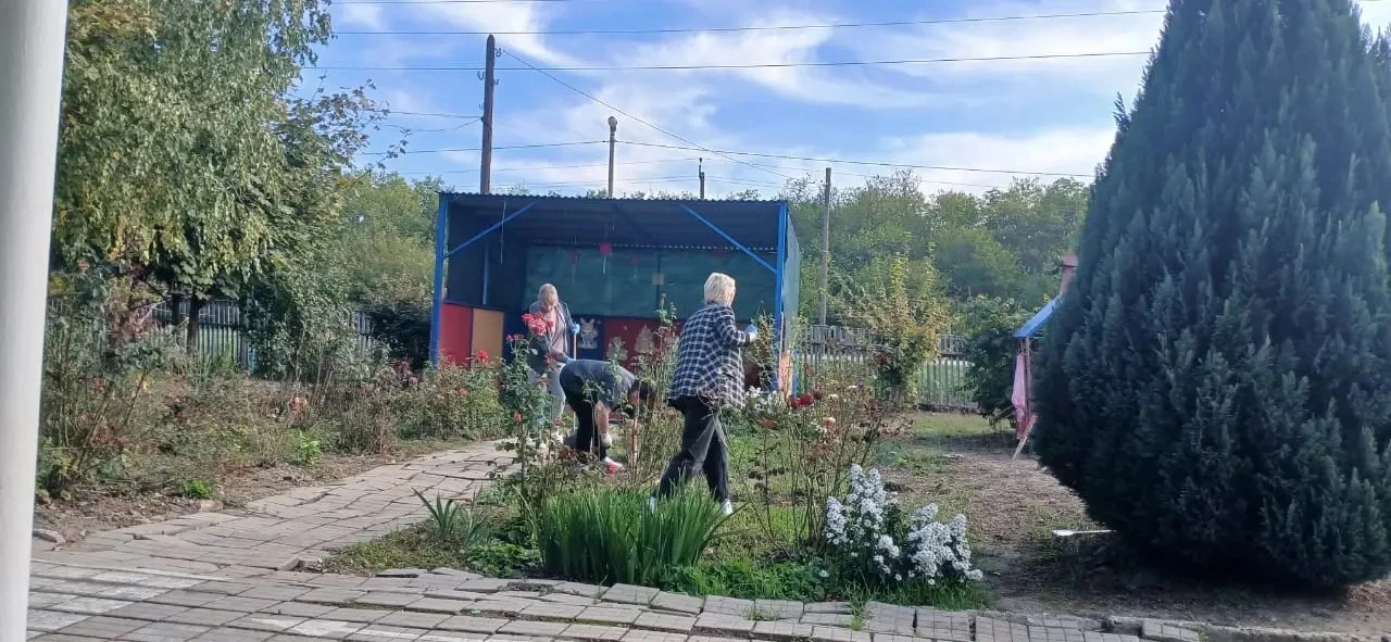 🌿 Субботник в детском саду: вместе к чистоте и уюту!