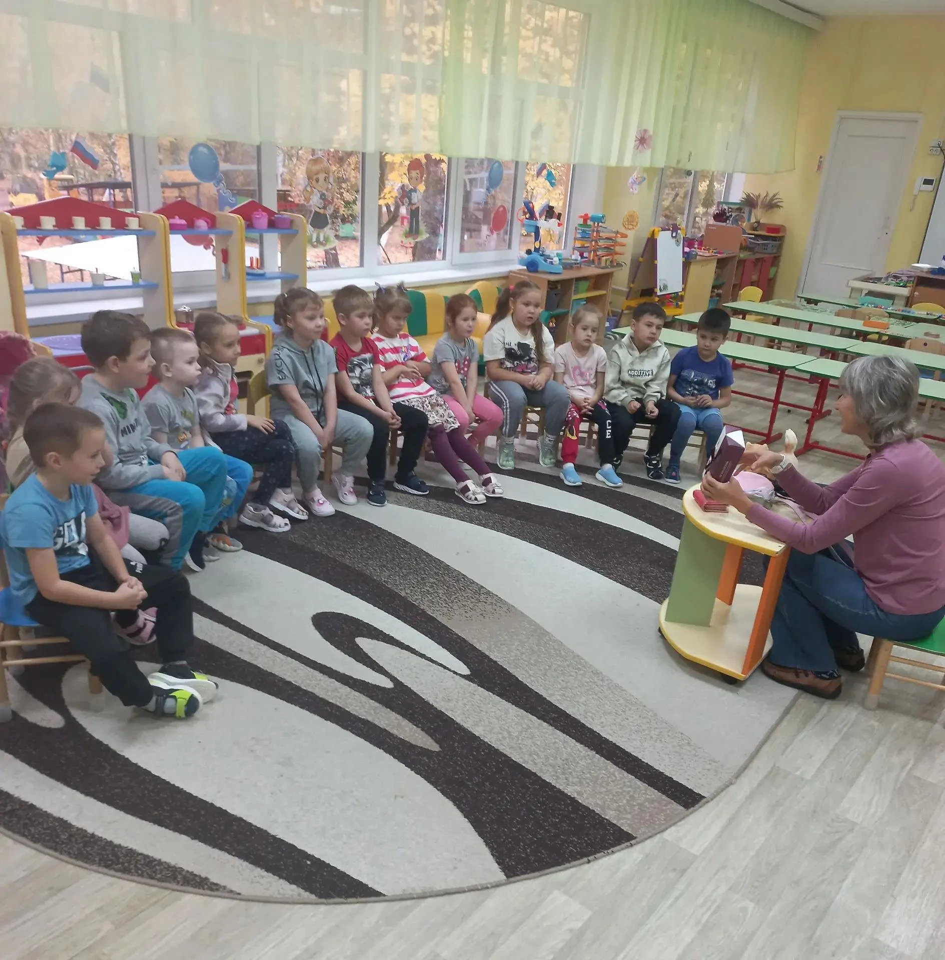 Сегодня мы поговорили с ребятами о важной теме — почему нельзя брать чужие вещи и почем...