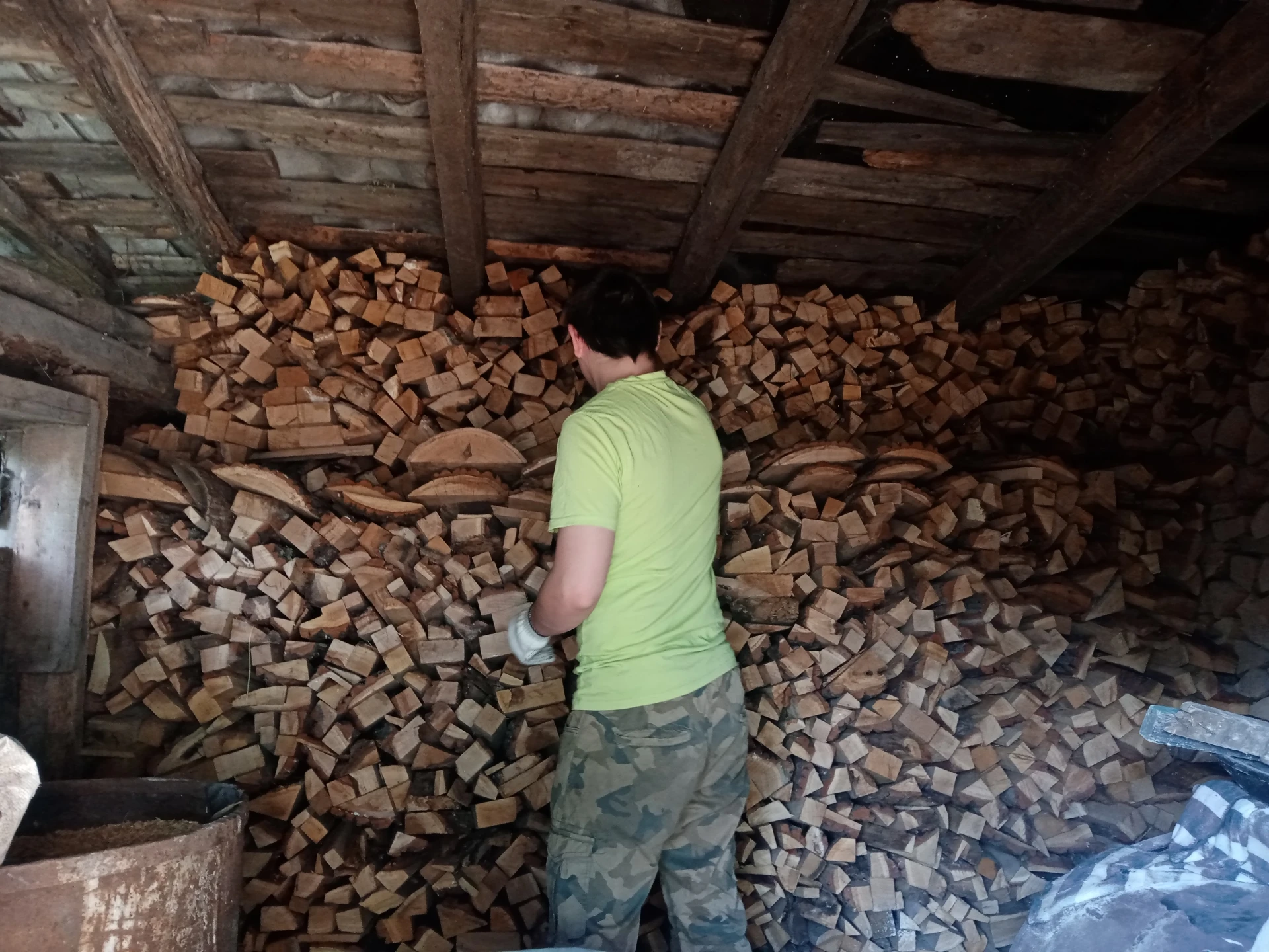 И работают, и играются, и нежатся, все успевают) (Блин, удалила нечаянно пост) Дров пра...