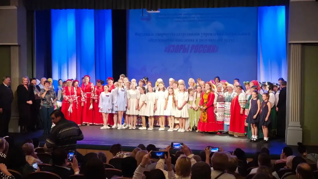 🕊️Ученица 5Б класса Алмаева Анастасия приняла участие в концерте "Узоры России"