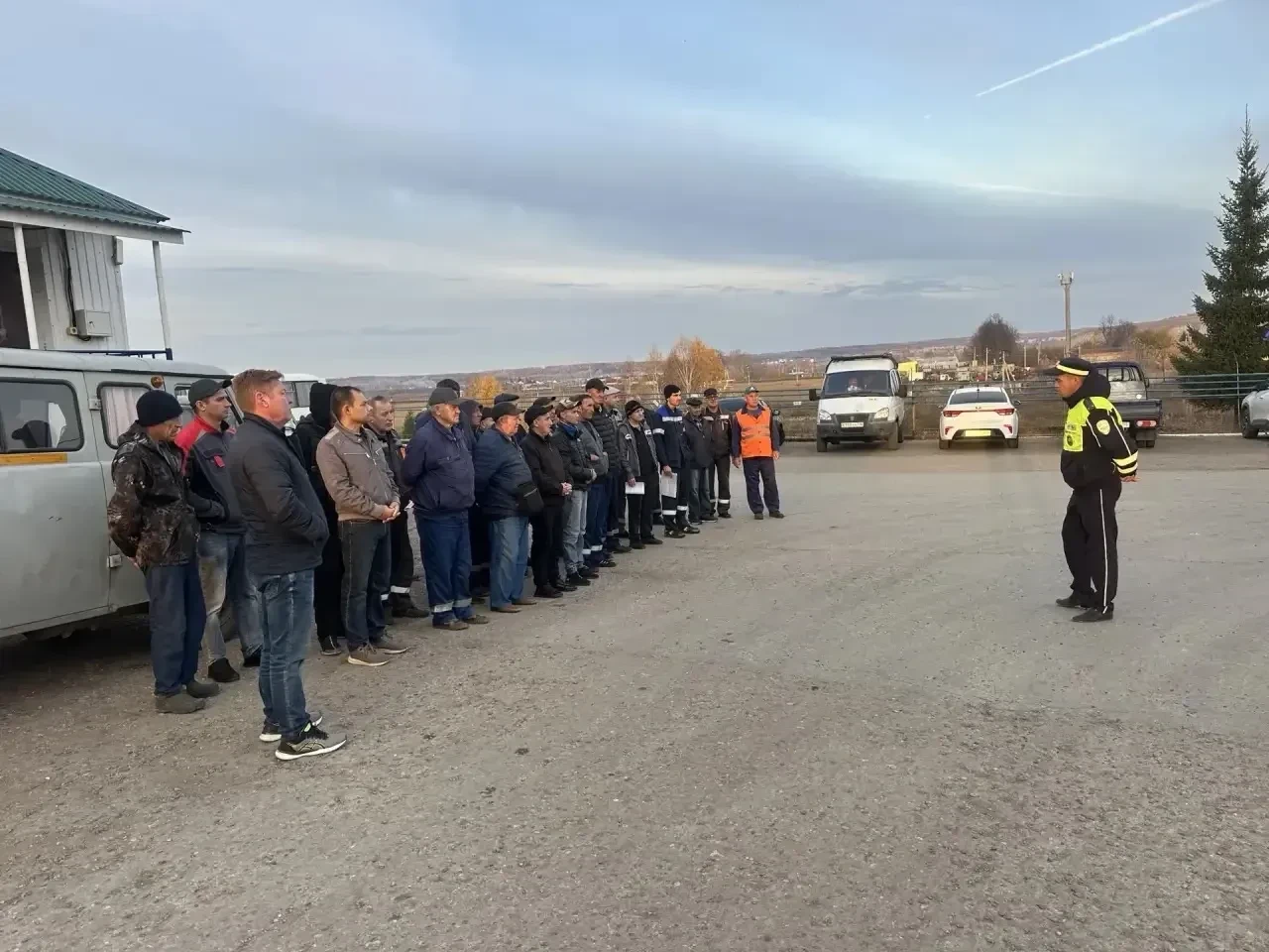 Автоинспекторы Бавлинского района провели профбеседу с водителями