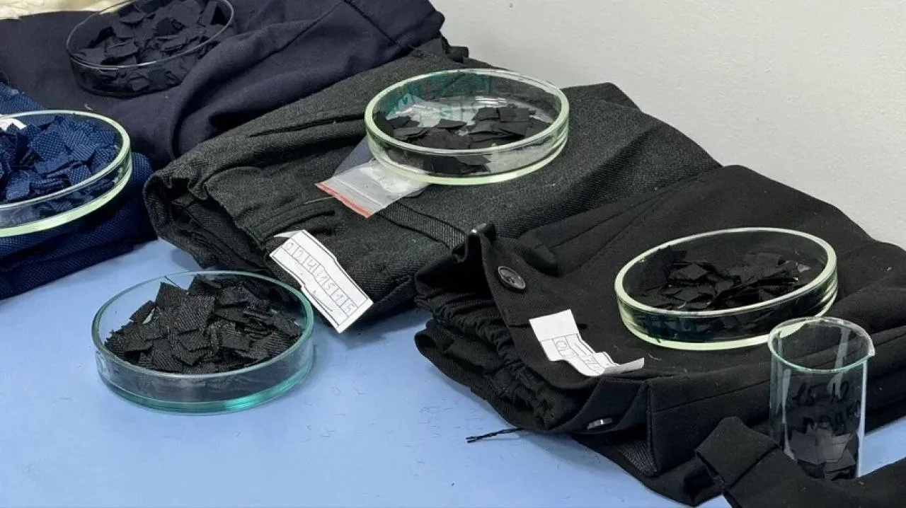 👖Высокоопасные вещества были обнаружены в школьных брюках для мальчиков, говорится в и...